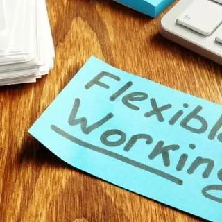 Post it note reading flexible working